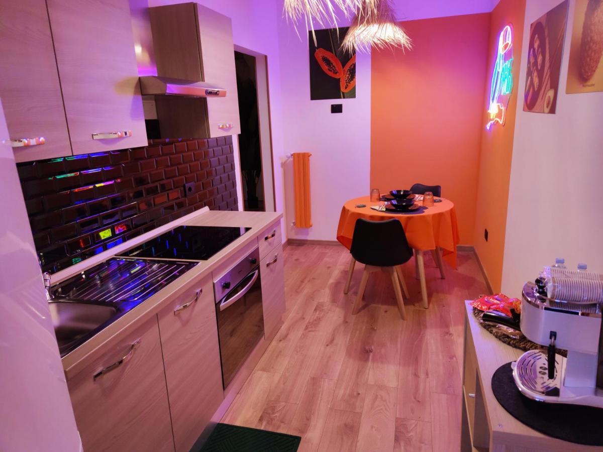 Suite Maison Tropical - Luxury Apartment In Бари Экстерьер фото