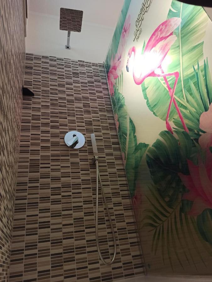Suite Maison Tropical - Luxury Apartment In Бари Экстерьер фото